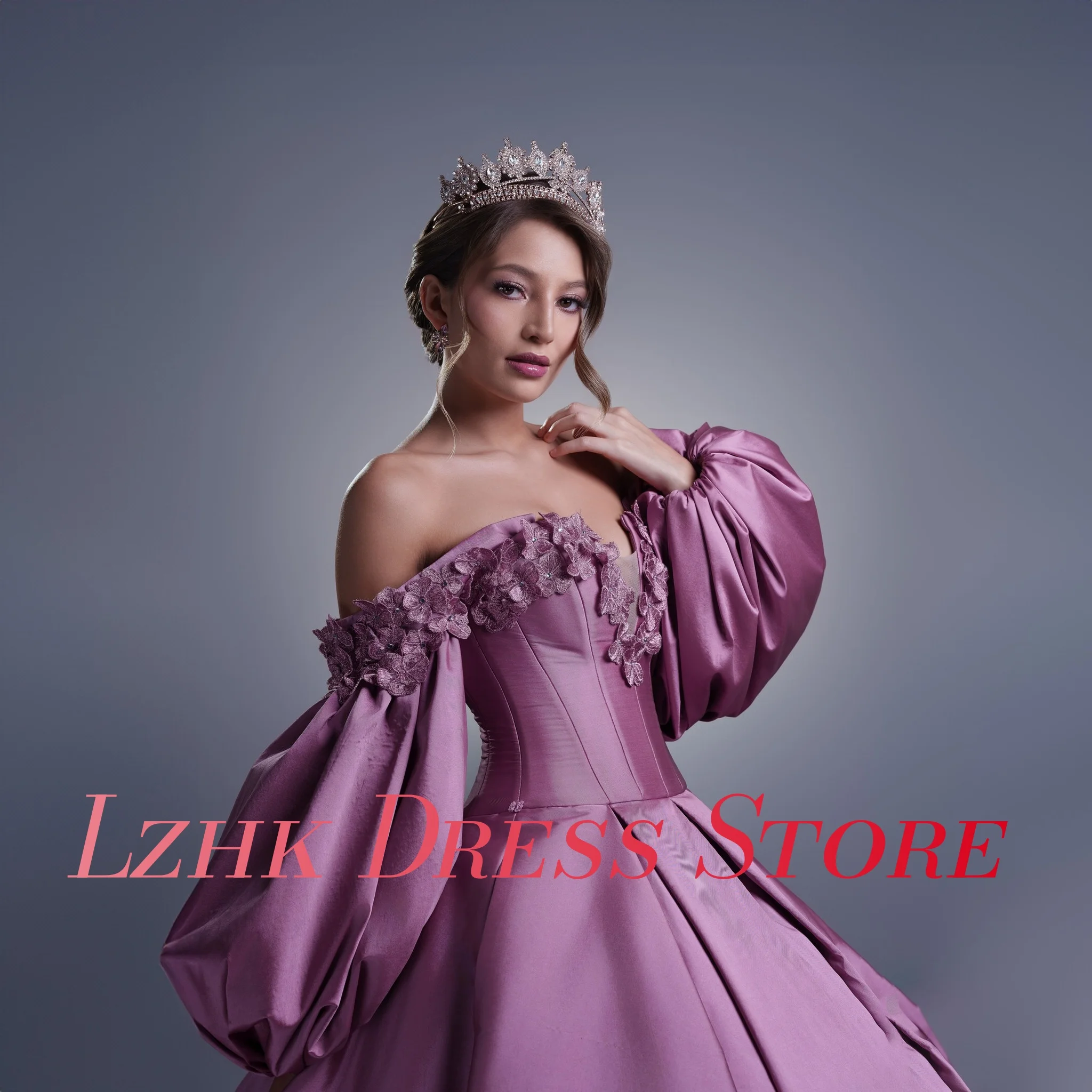 Maßgeschneidertes, anmutiges, schulterfreies Abendkleid aus Satin in A-Linie mit Kristallen, hochwertige Promi-Kleider mit langen Ärmeln