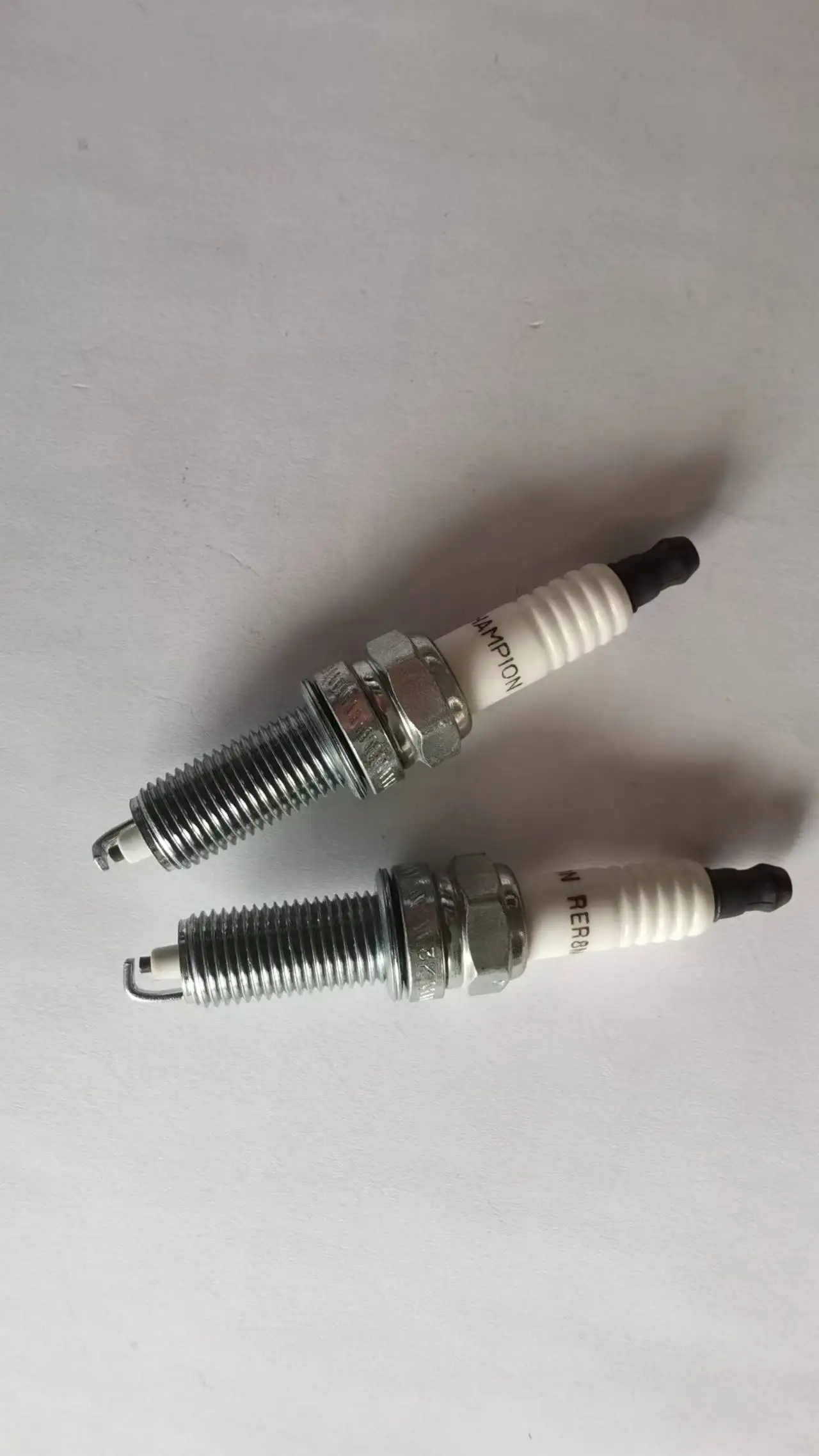 CHAMPION BRAND RER8MC SPARK PLUG COPPER 4 PIECES FOR KIA/HYUNDAI GMA ENGINE