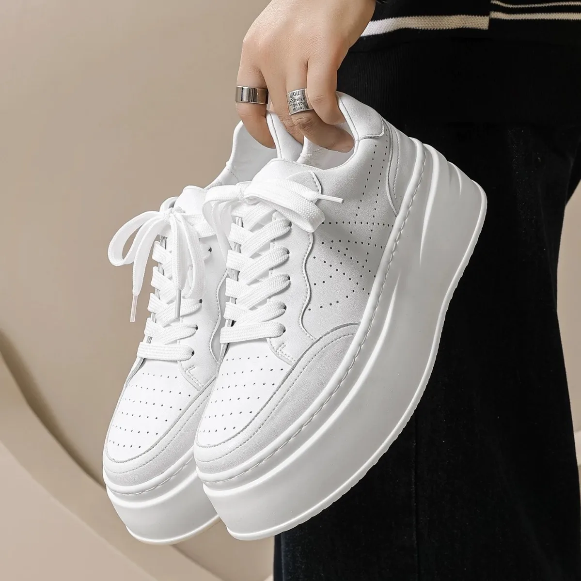2025 new fashion breathable small white shoes men's trend all match thick soles increase sports shoes casual board shoes fashion