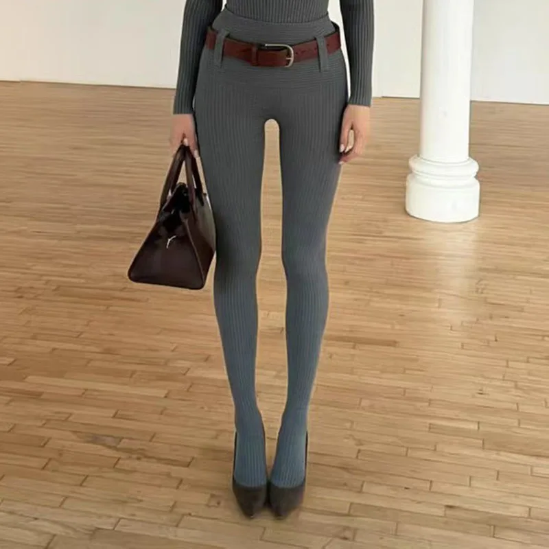 2025年秋冬新作、ファッショナブルでニッチなデザイン、カジュアルで万能、スリムで体型にフィットするウールニットレギンス
