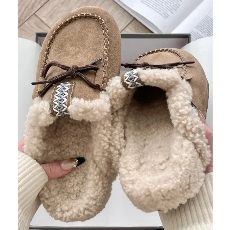 Women's 2024 Winter New Thick Soled Plush Slippers with Plush Half Dragged Cotton Shoes for Warmth, Leisure and Fashion