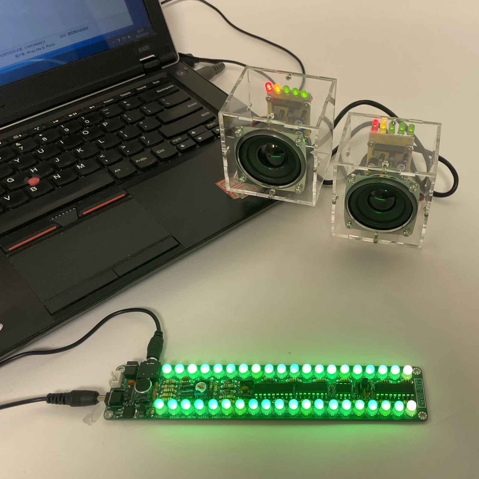 Audio Spectrum Indicator DIY Soldreing Practice Kit Red/Green LED Displayed Intensity of Input Audio Signal FED-301K