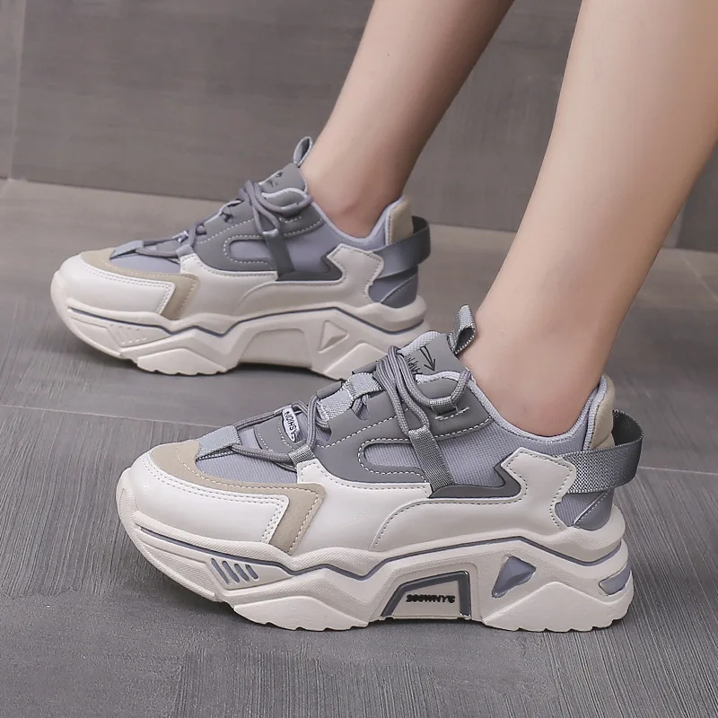 Sepatu Dalaman wanita, sneaker olahraga tahan air sol tebal bahan Pu kecil untuk perempuan musim gugur