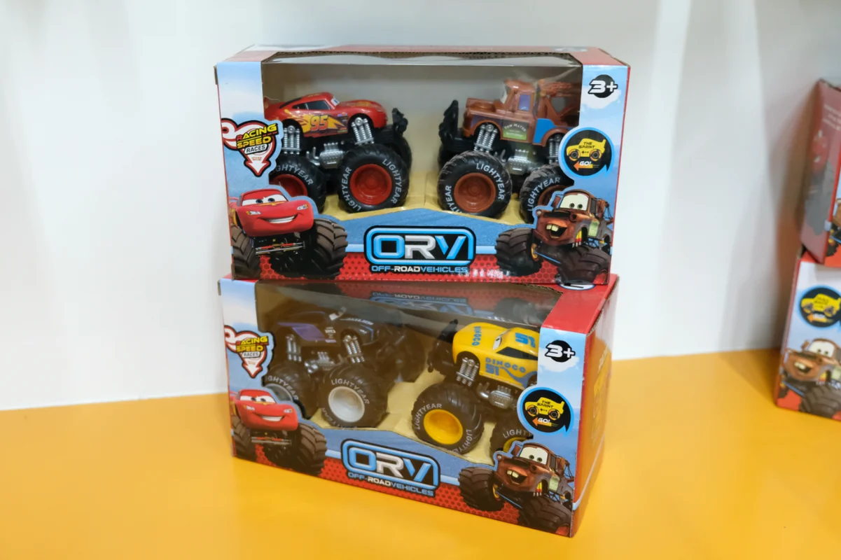 ชุดรถออฟโรดดิสนีย์ abDual Inertia รุ่นพลาสติกหลากหลายแบบสำหรับของเล่นและงานอดิเรก รถยนต์ทั่วไป ชุด 2 คัน