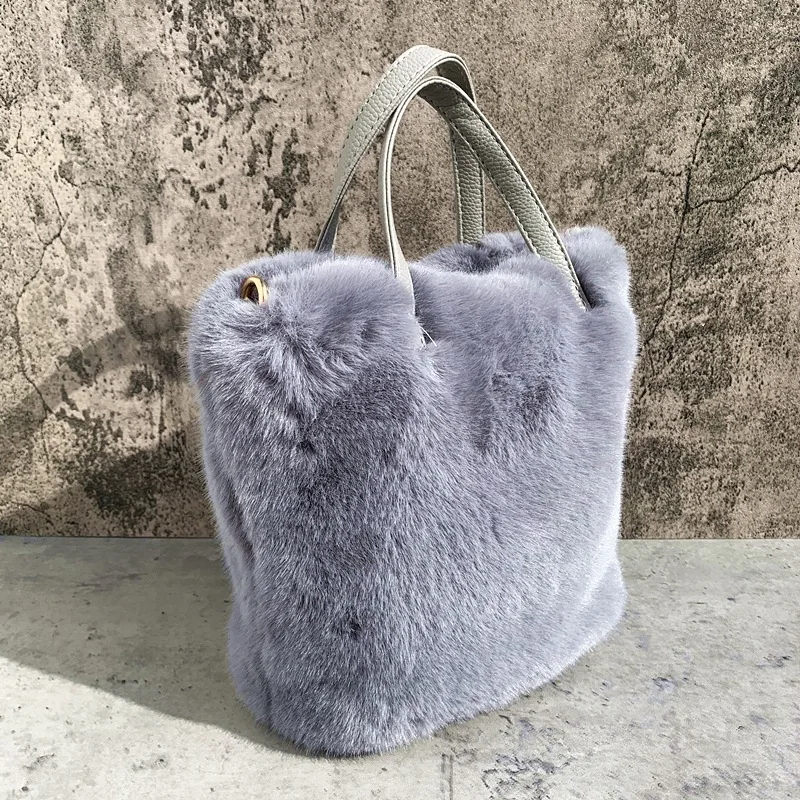 Fashion Women Solid Color Shoulder Bag 2021 Winter Soft Plush Bucket Bag Faux Fur Shopping Bag Large Capacity Fluffy Chain Bags