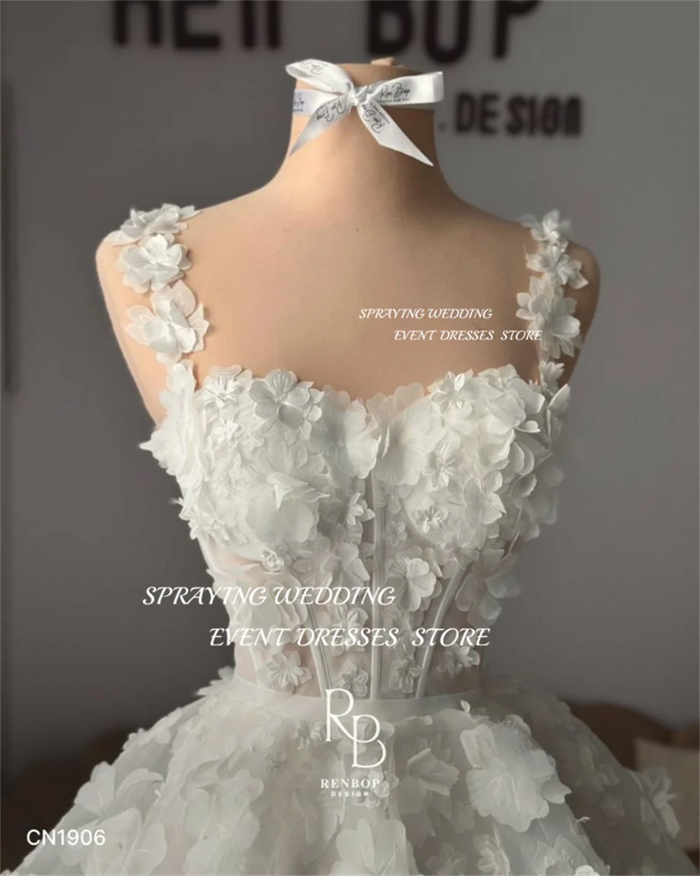 SPRAYING Sexy Sweetheart Wedding Dress Mini Short A-line Above Knee Bridal Gown Floral Appliques Strap Party Dress Customized