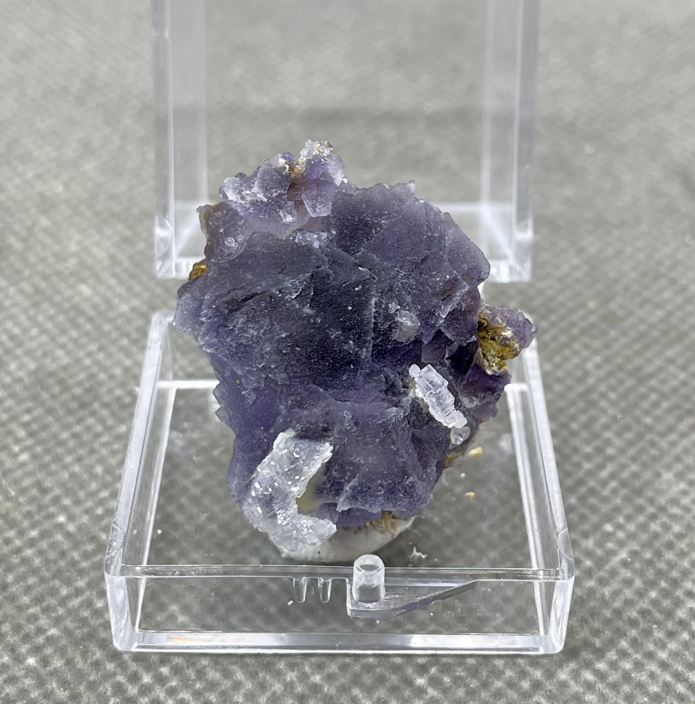 Natural Yaogang Immortal Octahedron Purple Transparent Fluorite mineral specimens + healing quartz crystals and stones rock