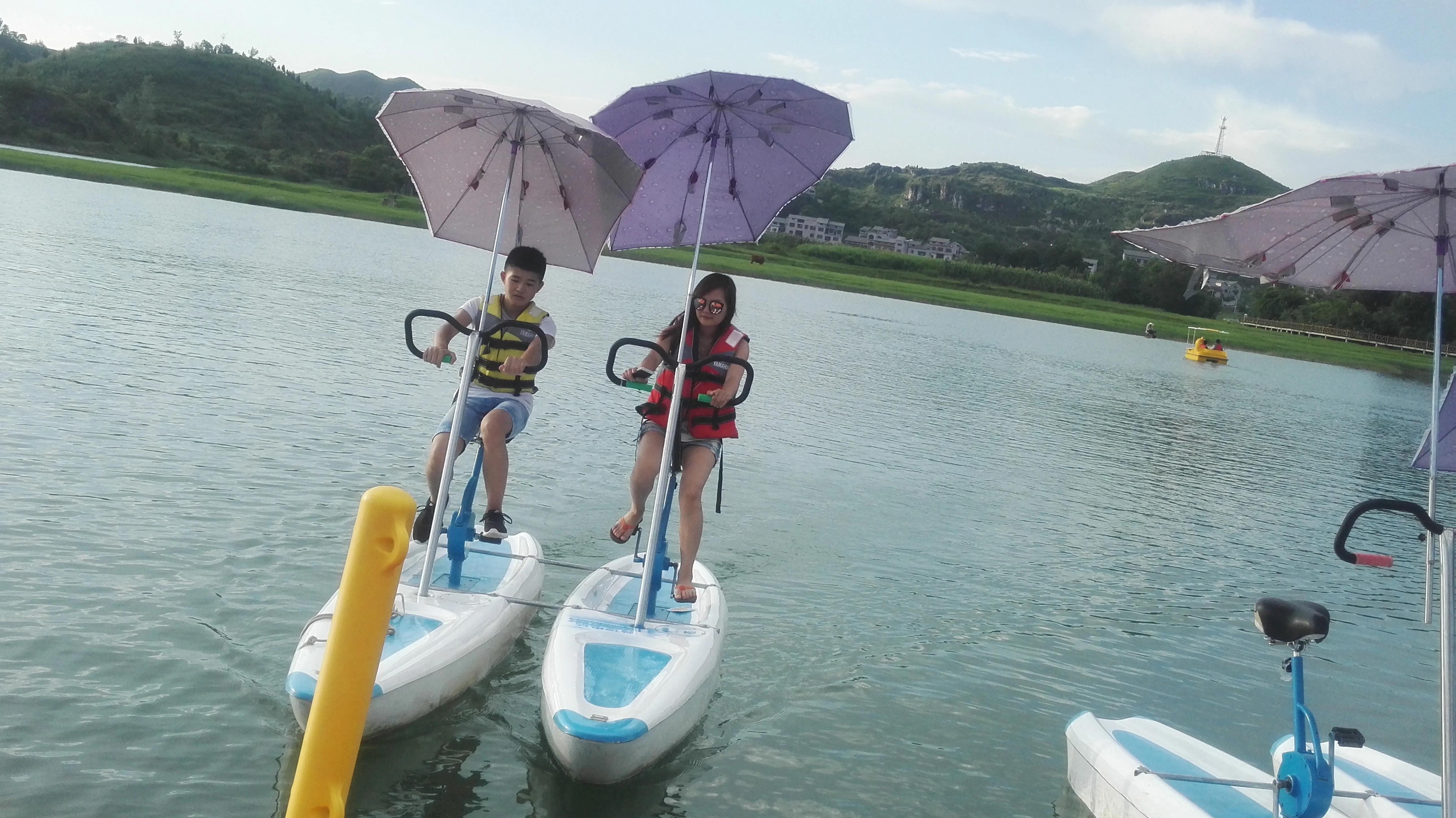 Parc à thème 2019, flotteur d'eau, équipement de jeux, vélo aquatique pour enfants et adultes