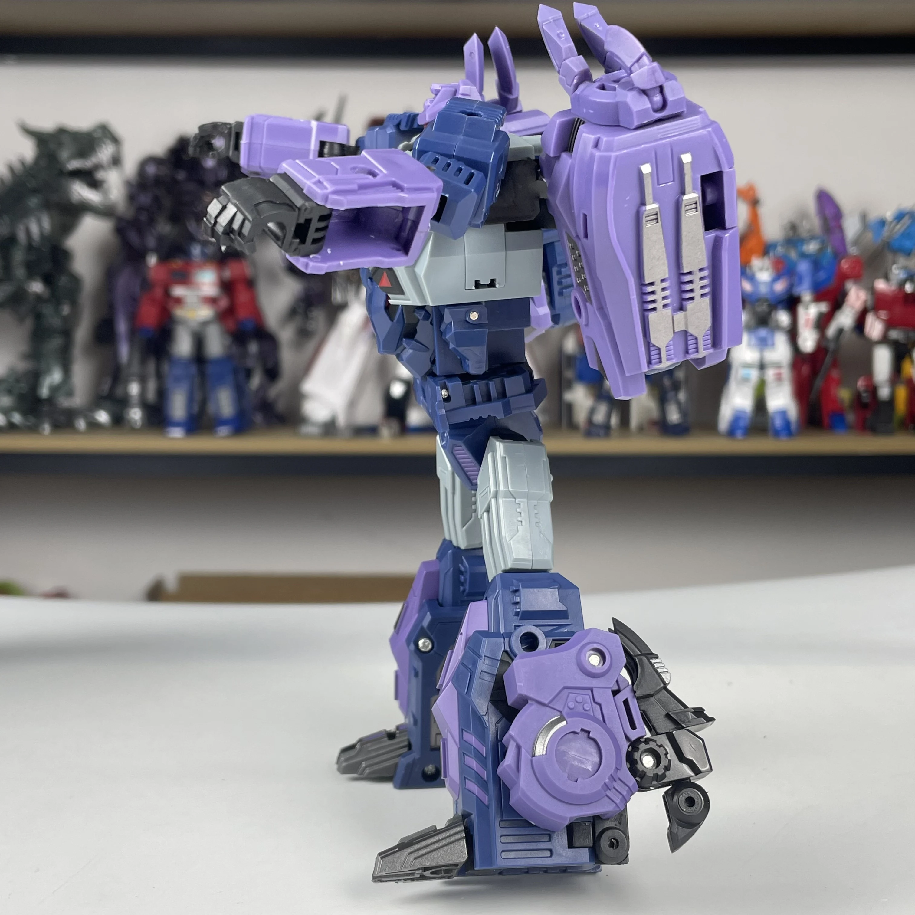 Jouets uniques UTO-01 Troll combinaison Armadillo fantôme sanglant ours figurine 17.5CM