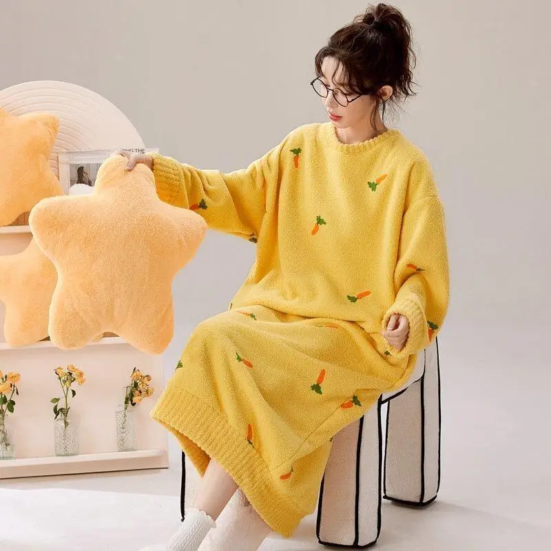 Fashion Homewear Women's Autumn and Winter New Style Nightgown High-end Feeling Half Flannel Flannel Home Clothes Thickened Long