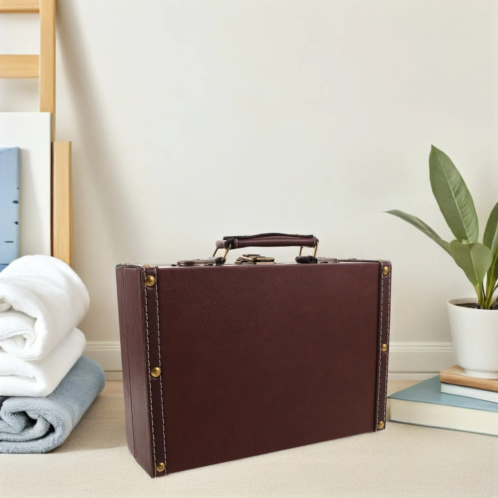 Retro Vintage Luggage Box Wooden Storage Trunk with Handle Elegant British Design Decorative Chest for Photo Shoots Books