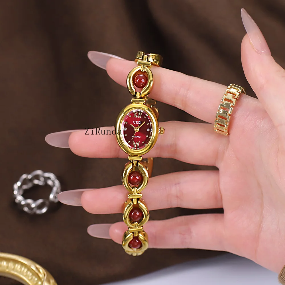 قائمة ربط الزمرد للسيدات المتخصصة الخفيفة الفاخرة ذات الشعور بالخرز على الطراز الوطني ساعة كوارتز ذات قيمة عالية #5