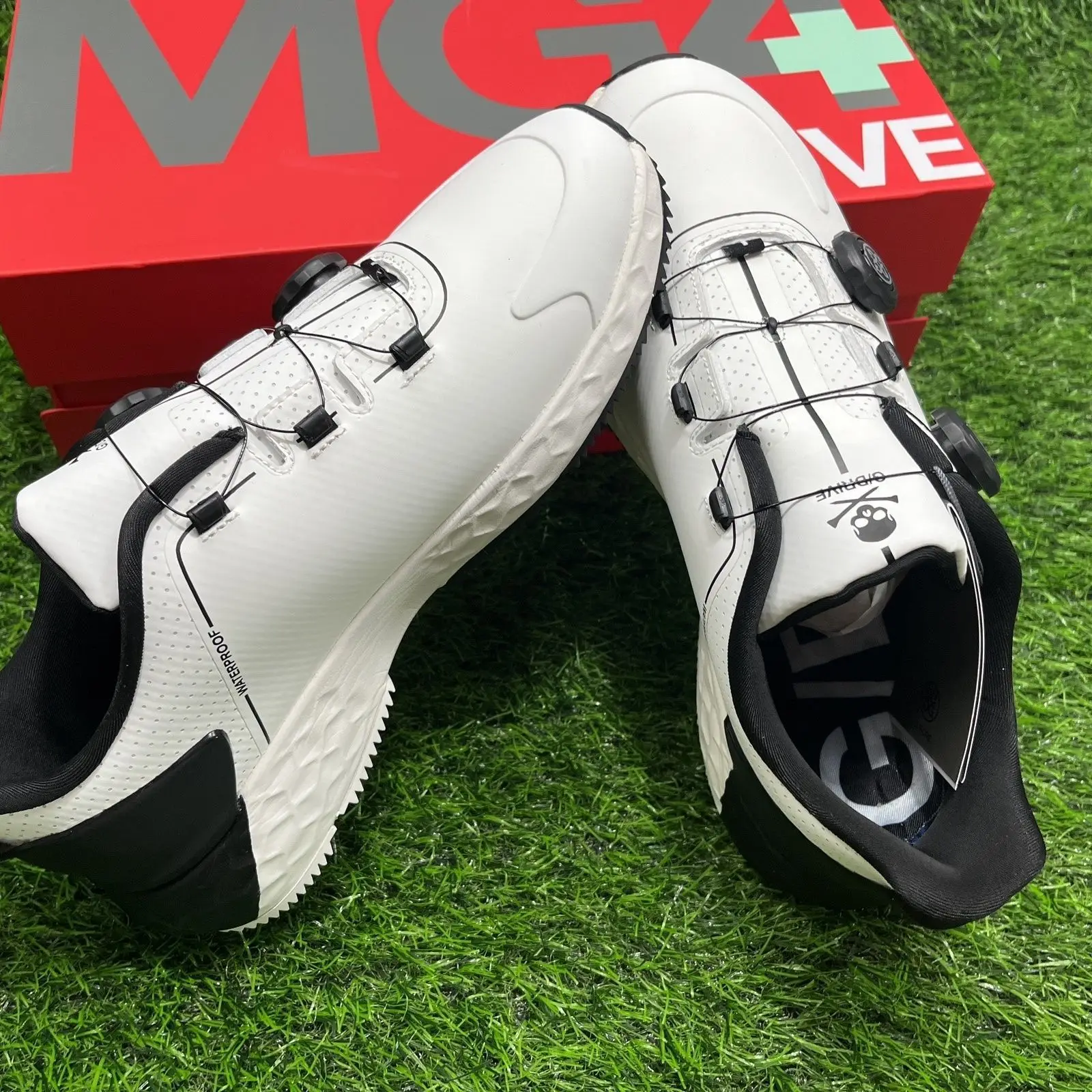 

Новые туфли для гольфа: легкие, водонепроницаемые, нескользящие, с вращающейся пряжкой, модные.