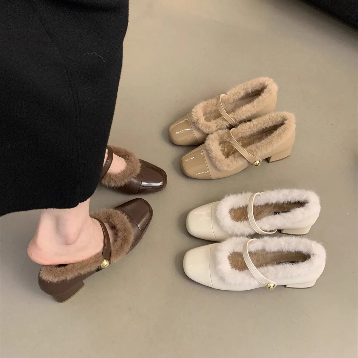 2025 outono e inverno de pelúcia confortável quente sapatos femininos de salto grosso estilo doce casaco elegante com sapatos de salto alto de veludo