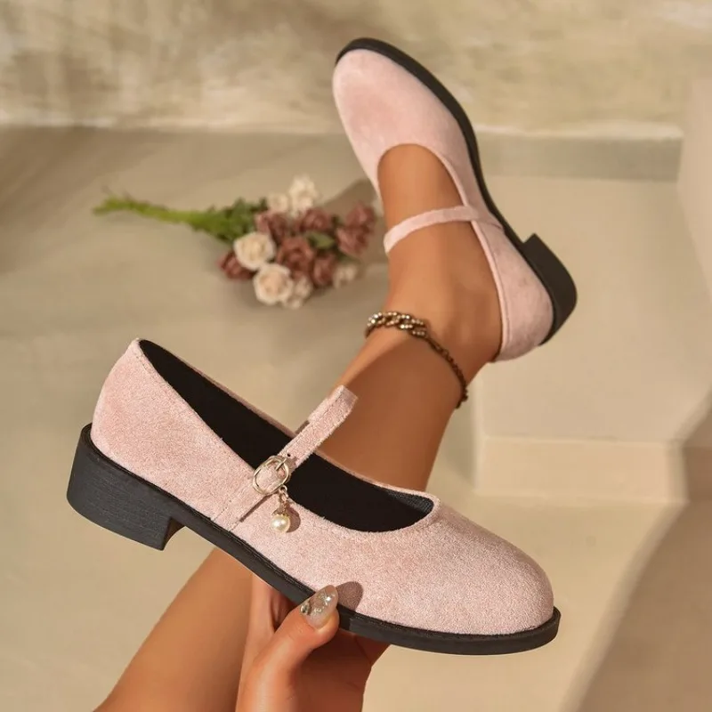 

Женские кроссовки, новые универсальные винтажные кроссовки, женские осенние бархатные туфли на плоской подошве, молочные туфли на среднем каблуке, туфли Мэри Джейн из мягкой кожи