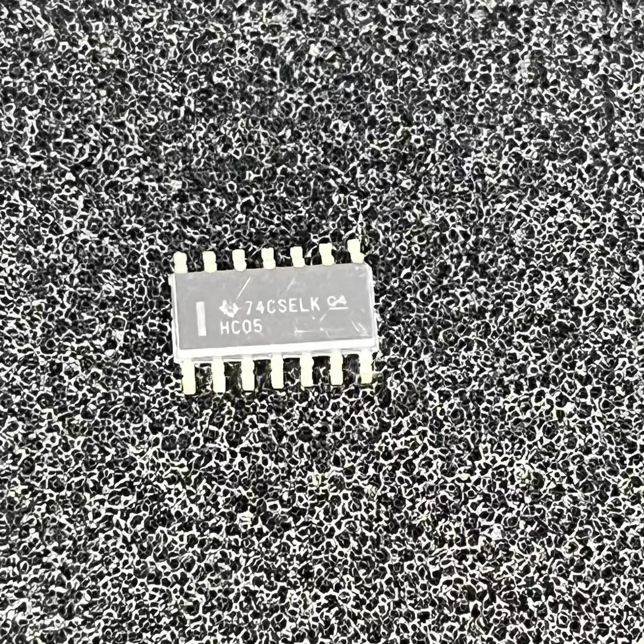 HC05 74HC05DR SN74HC05DR New Original In Stock