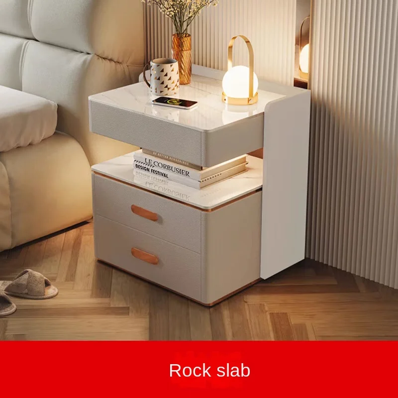 طاولة بجانب السرير الذكية ذات شحن لاسلكي خشبي فاخر وحديث، ضوء LED لتخزين 3 أدراج للشقق الصغيرة ومنضدة النوم