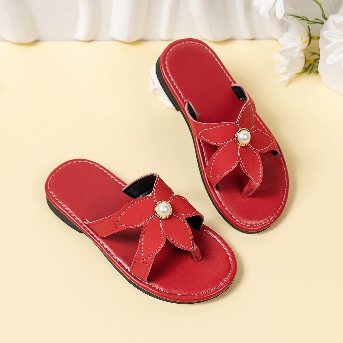 

2026 Summer Flowers Solid Children's Slippers Summer PU Leather Solid Girls Fashion Slippers Non Slip Soft Flat Kids Flip Flops