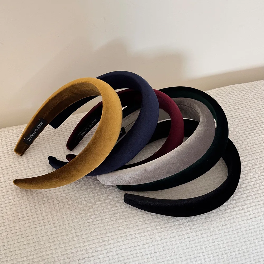 

Милая бархатная повязка для волос в стиле ретро для женщин, новинка 2025 года, стильная повязка на голову с широкими краями для интернет-знаменитостей, повязка на голову с широкими краями