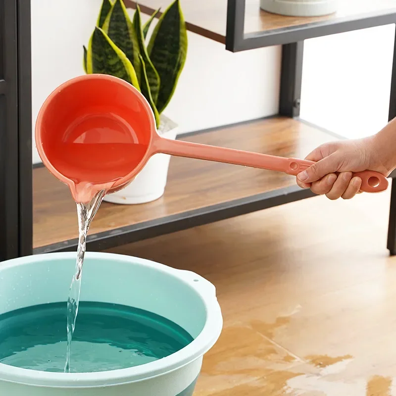 Long Handle Kitchen Plastic Water Scoops Anti-drop Durable Large Vegetable Fruit Washing Ladle Baby Bath Shampoo Water Spoons