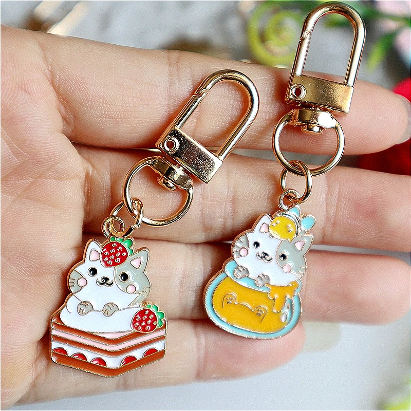 1 Set Metal Keychain With Cake Cat Colorful Pendant Fashionabal Shiny Kawaii Cute Charm Men Women Keyring Festival Friend Gifts