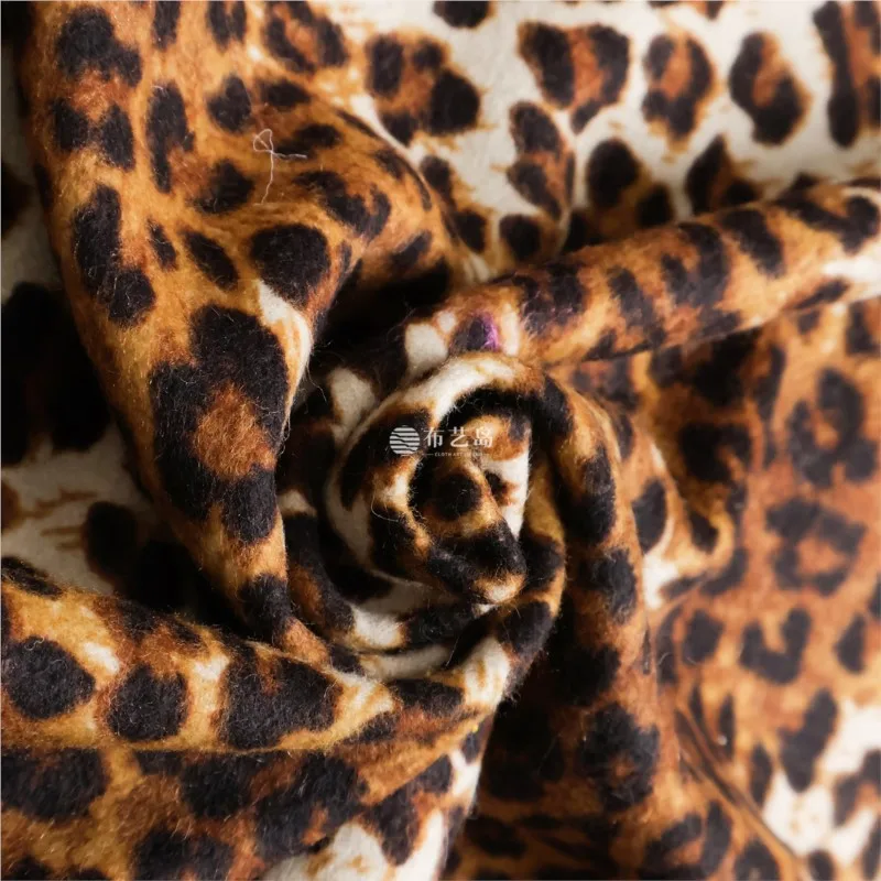 High-quality brown and coffee-colored printed fur designer suit shirt autumn winter fabric
