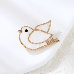 Fashion Gold Color Bird Brooches Peace Dove Women's Brooch Lapel Pin Collar Jewelry Anime Badges Suit Pins Christmas Gift New