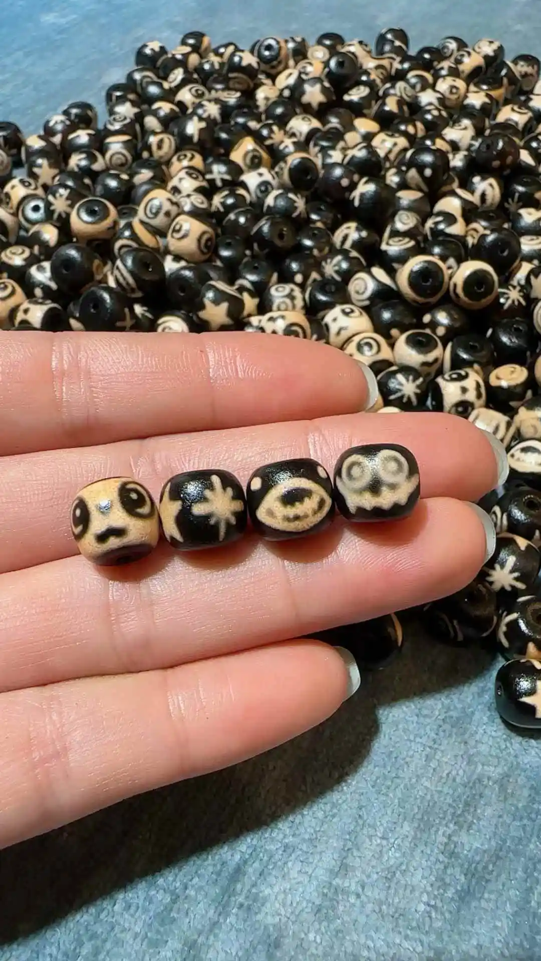 

100 шт./лот 11 мм * 10 мм тибетские бусины Дзи, натуральные редкие узоры для глаз, маленькие бусины-амулеты, бусины «сделай сам»