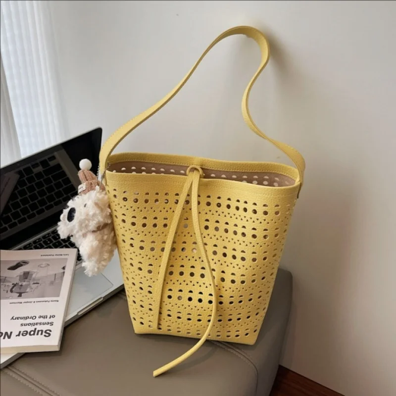 

New single-shoulder women's bag, summer cute niche handbag with hollow design, crossbody underarm bag, bucket bag for women