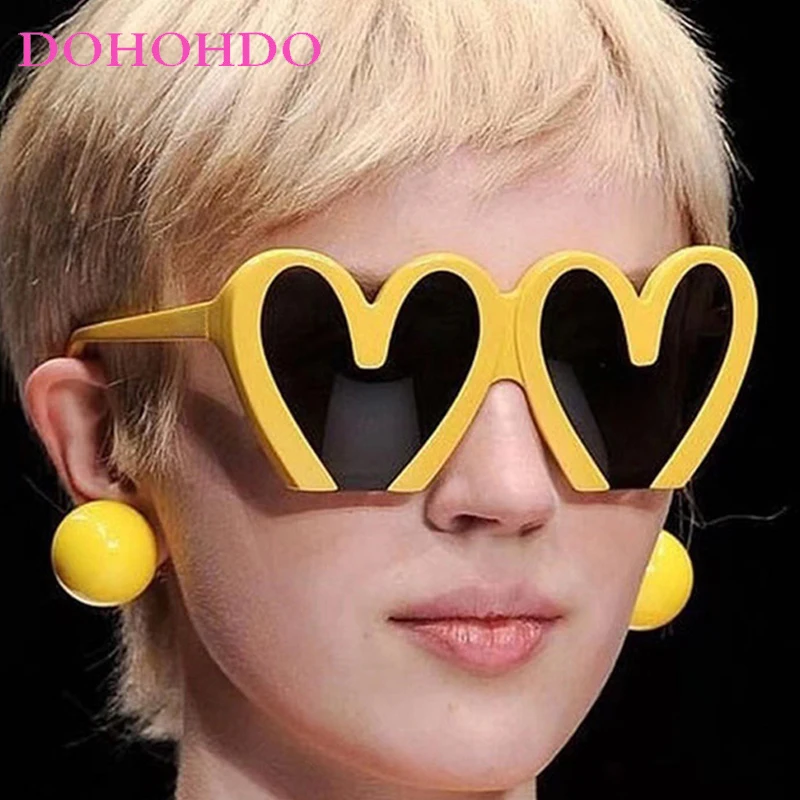 

Trendy Brand Designer Oversized Heart Women Sunglasses New Fashion Punk Men Sunglass Outdoor Party Eyewear Ladies Lentes UV400