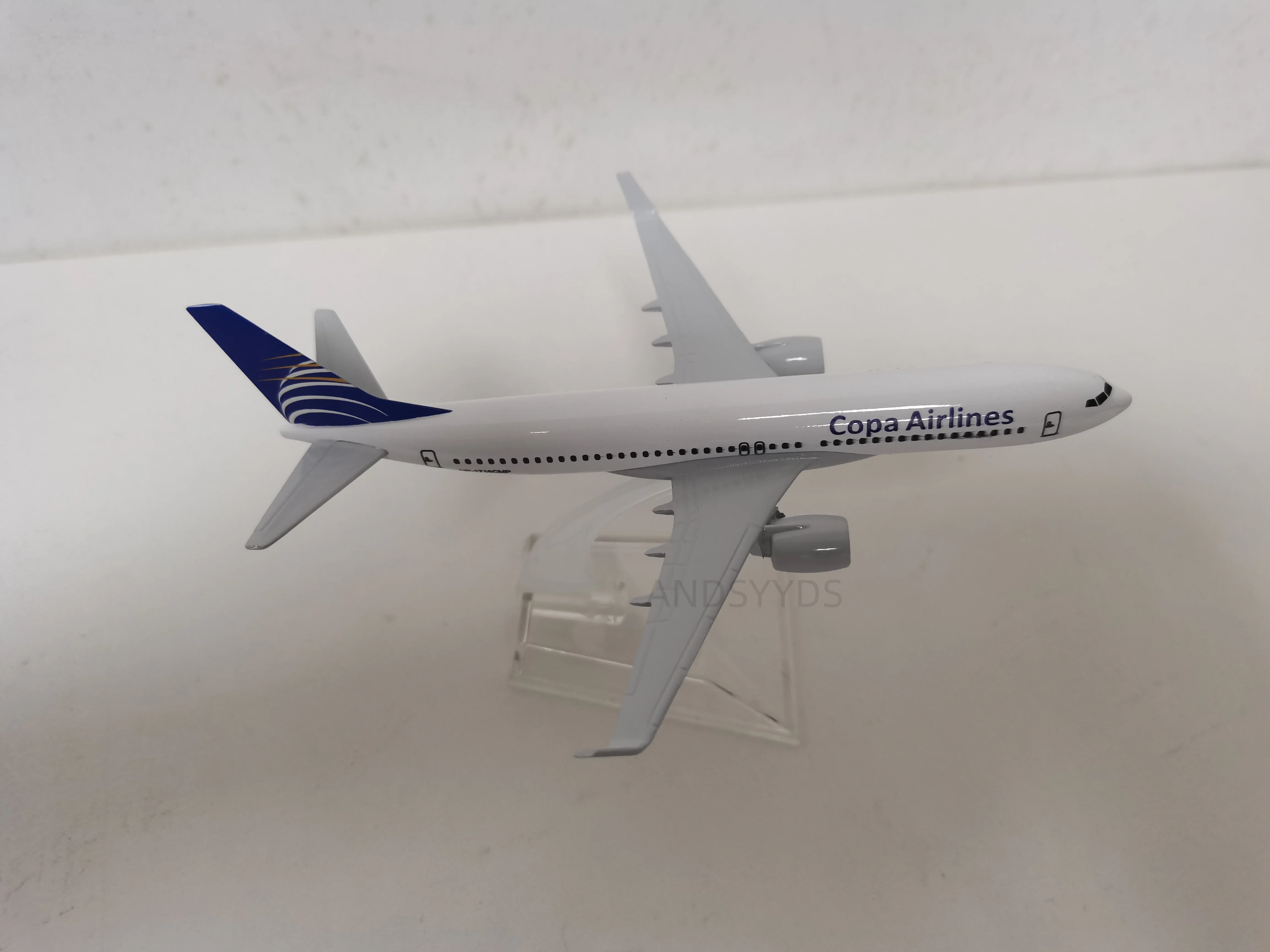 Display Copa Airways 737 B737 1/400 Scale Alloy Model Plane 16cm  1/400 Scale Airplane Model Planes Decoration Home Gifts Collec