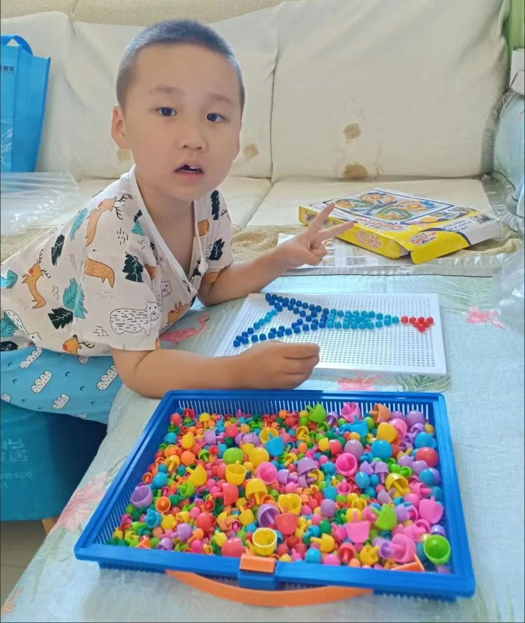 [Divertente] Fai da te Unghie a fungo Jigsaw Puzzle Gioco Creativo Mosaico Pannello forato Giocattoli educativi per bambini cestino + Pannello forato + 296 pezzi set di chiodi