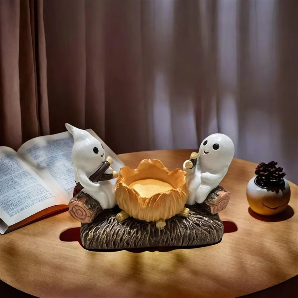 2025+ ゴーストキャンドルホルダー キャンドルなし 装飾スタンド ハロウィン ホームデコレーション ゴーストデザイン 不気味な場所に最適