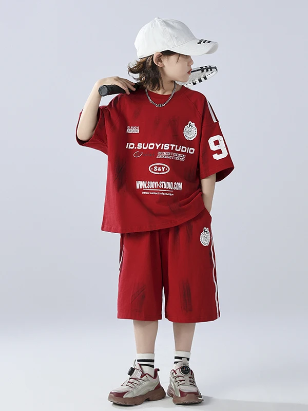 completo-sportivo-estivo-da-ragazzo-set-due-pezzi-con-pantaloncini-e-maglietta-a-maniche-corte-nuovo-modello-2026-vestibilita-ampia-e-alla-moda-traspirante-e-anti-umidita-stile-streetwear-di-tendenza