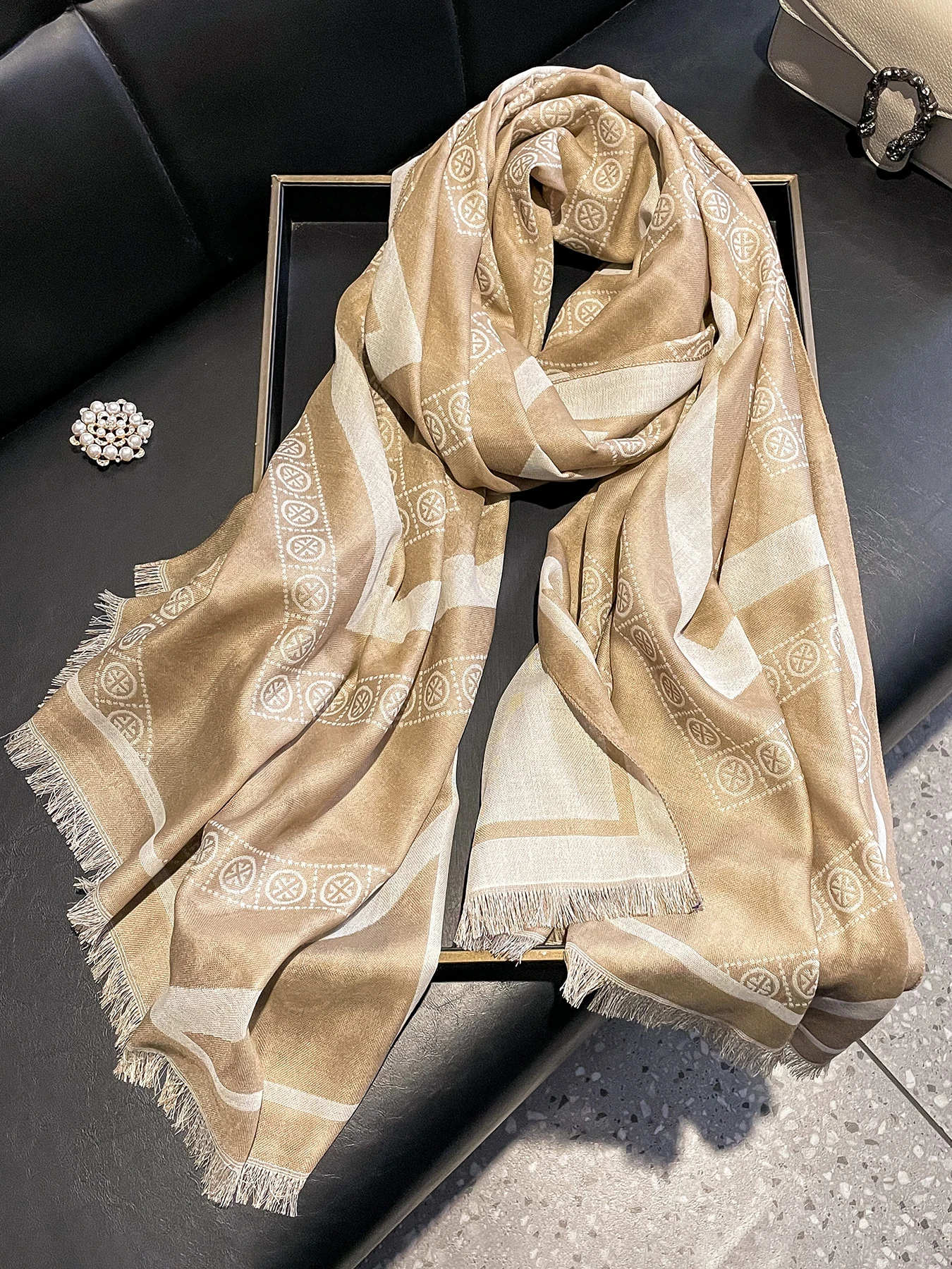 Women Faux Cashmere Shawl, Geometric Circle Print Tassel Scarf, Soft Warm Large Wrap for Autumn Winter Daily Wear