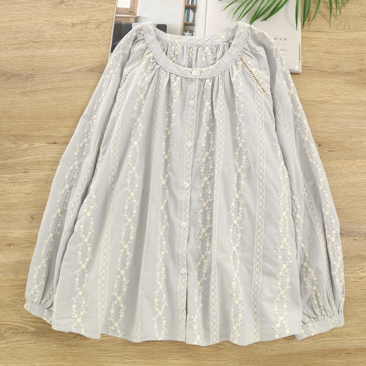 

Женские блузки и рубашки с длинным рукавом в богемном стиле из чистого хлопка, белые и серые, с кружевной вышивкой, винтажная одежда для женщин 2026 года