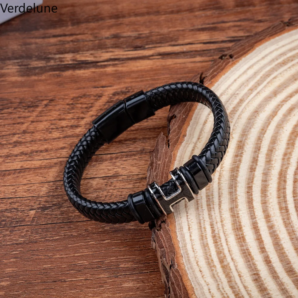 سوار حرف H للرجال بمشبك مغناطيسي - مجوهرات أولية عصرية وأنيقة