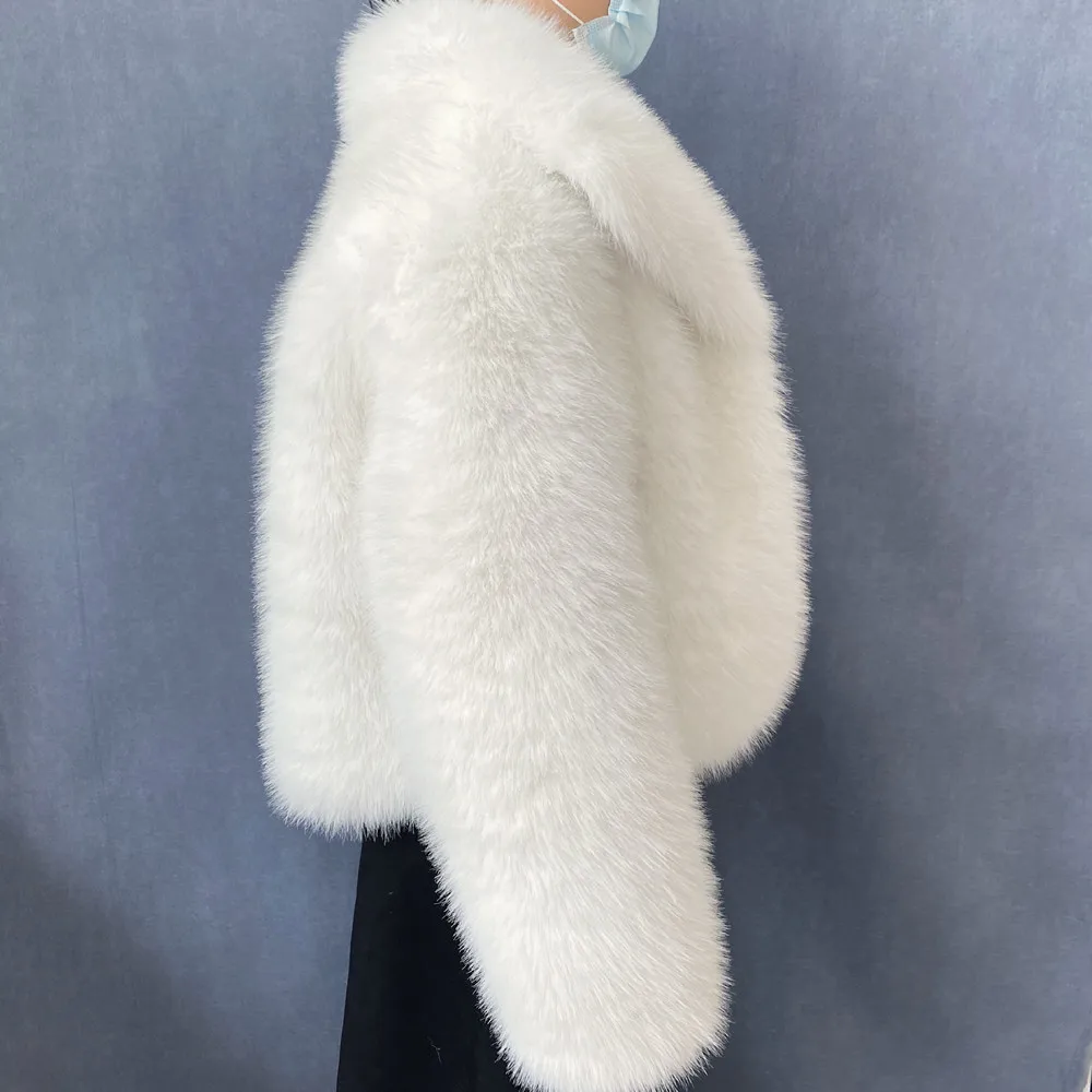 Women's Plus Size Winter Fur Coat Fox Large Lapel Loose Short Top Elegant Warmth for Cold Weather
