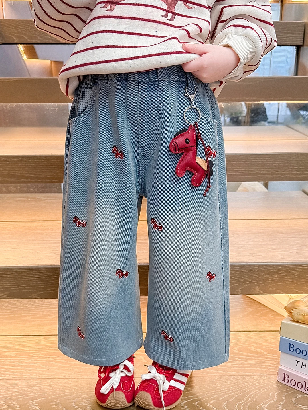 Trendy Cartoon Straight Leg Jeans for Girls Spring 2026 New Style Casual Long Pants Baby Girls Autumn Spring Loose Fit Jeans