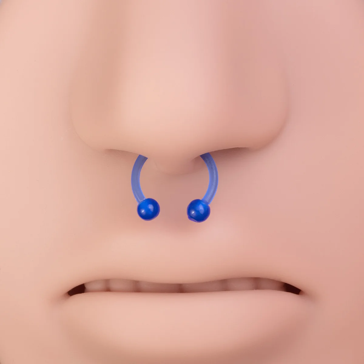 10-30 stücke leuchtende flexible Septum Piercing Ringe Acryl Hufeisen Nasenring Augenbrauen Lippen Ohrring Tragus Piercing Schmuck halter – Detail 2