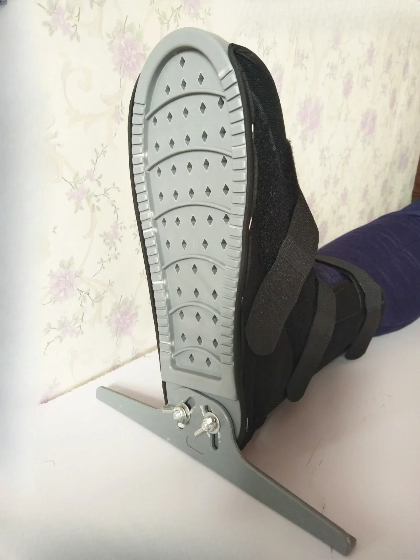 Orthopedic shoes T-board shoes, foot fracture protective gear, rehabilitation anti-rotation shoes