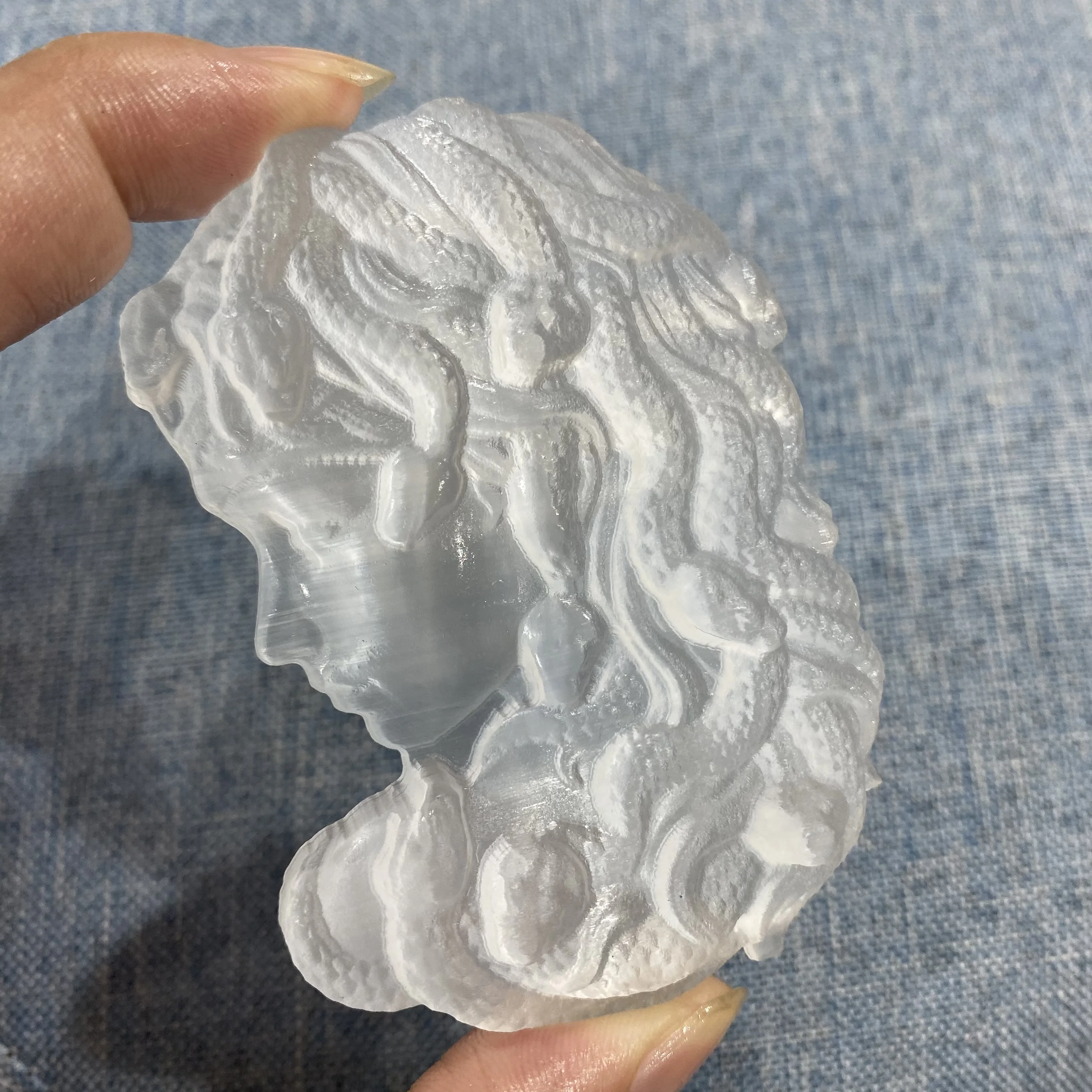 1PC Natural Selenite White Gemstone Medusa Figurine Hand Carving Healing Stone Clear Gypsum Mineral Quartz Home Decor