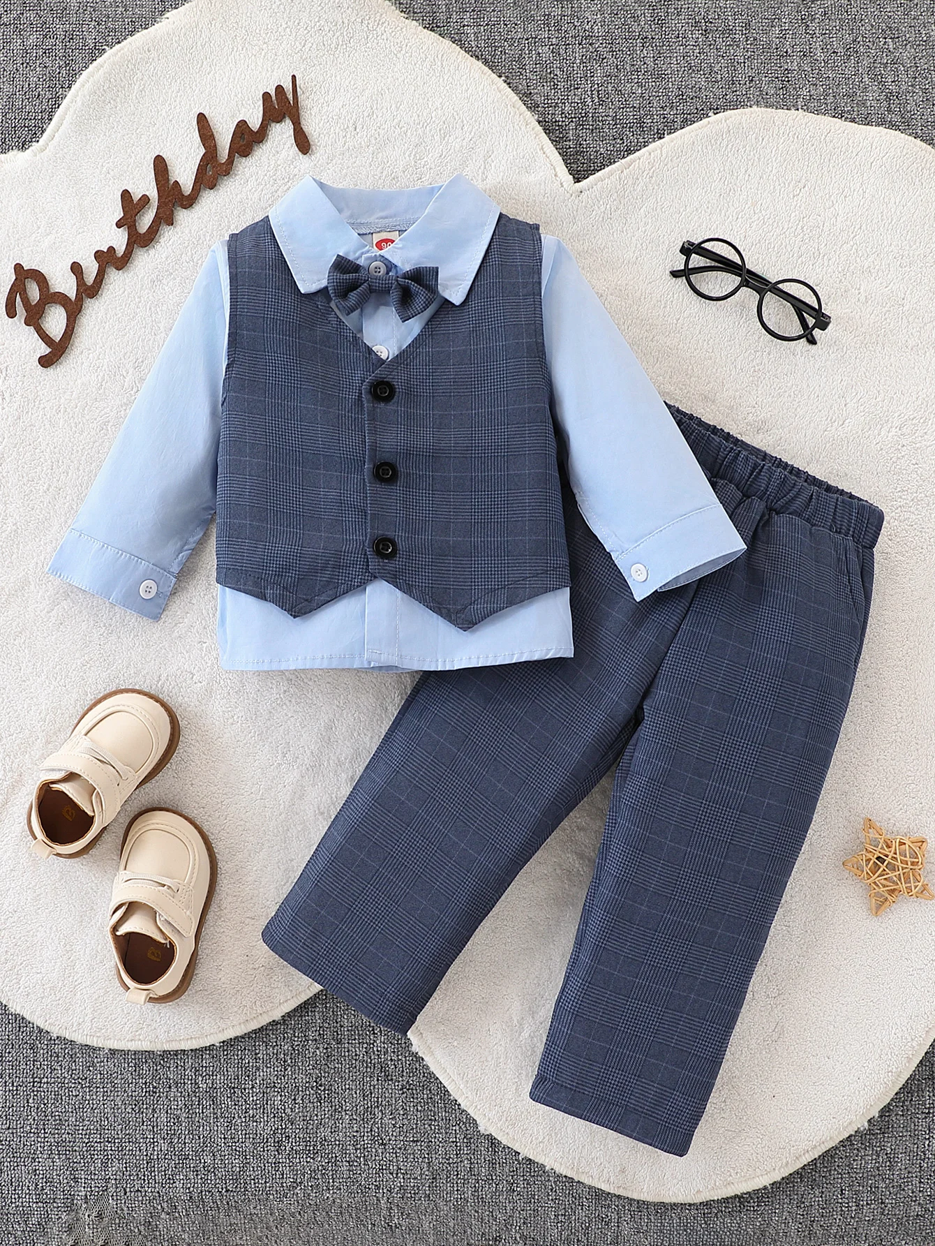 3-teiliger Anzug für Babys, bestehend aus Weste mit Karomuster, einfarbigem Hemd, Fliege und Hose mit Karomuster, ideal für Hochzeitsfeiern und für alle Jahreszeiten. – Detail 3