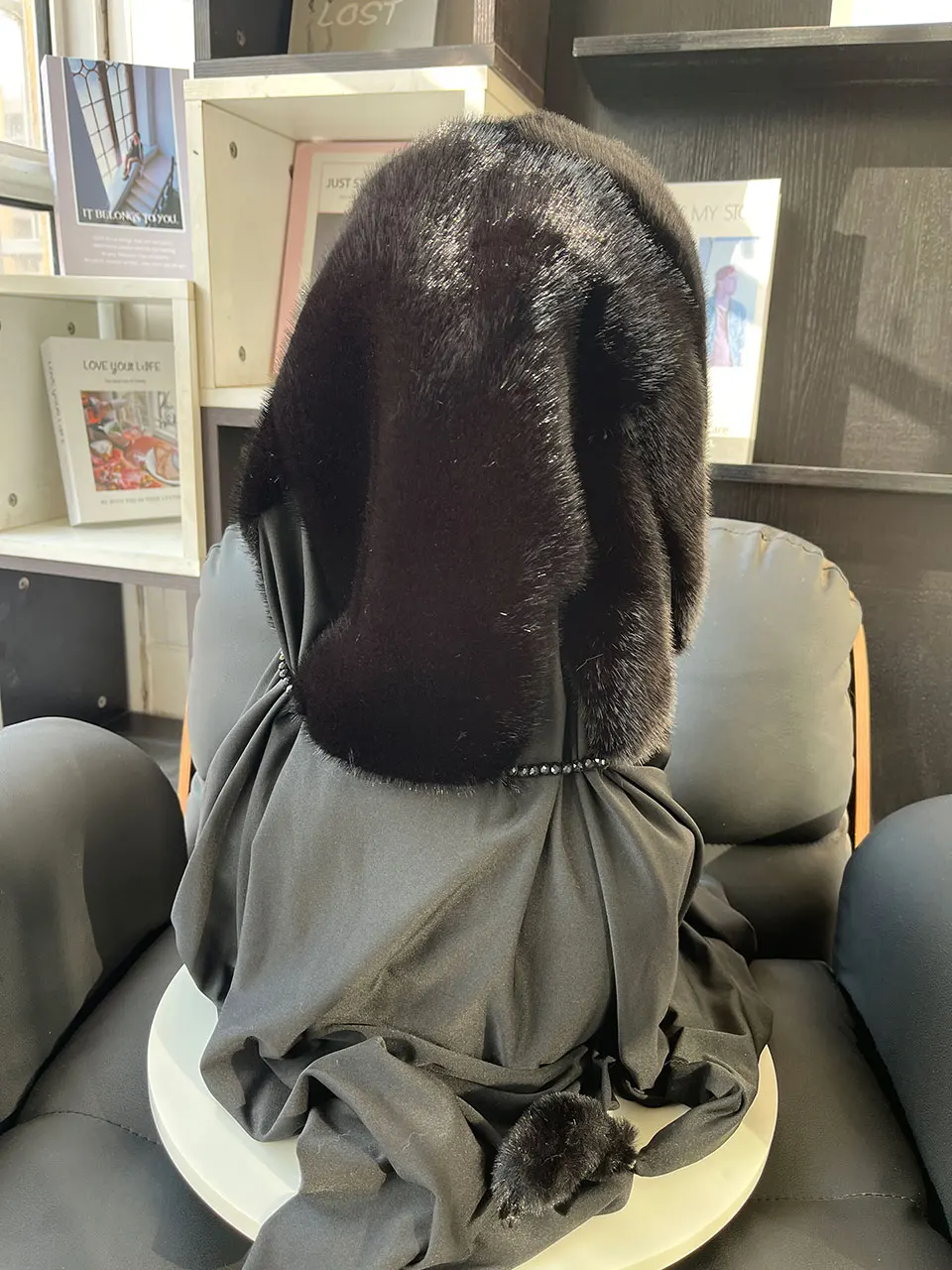 Kunstnerzfell-Mütze mit Kapuze für Damen, Winter-Wärme, Luxuriöser Vollpelz-Kunstnerzschal, Stilvolle Modische Damen-Outdoor-Kopfbedeckung – Detail 10