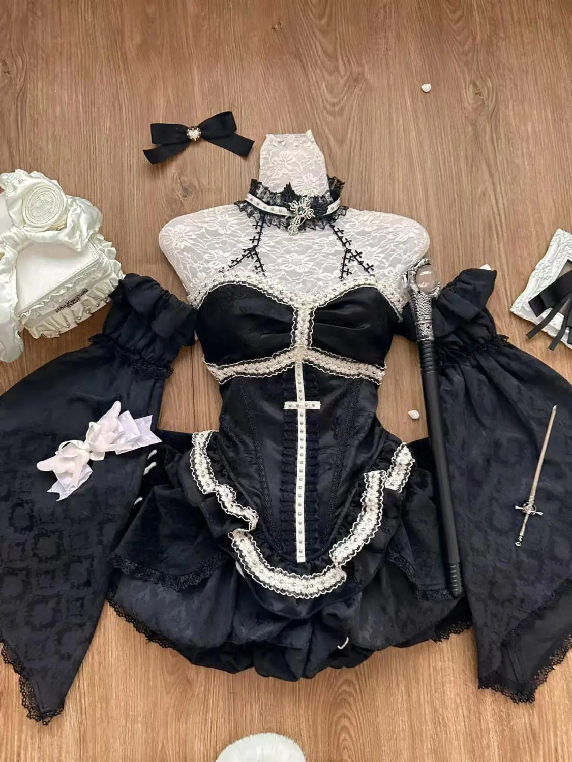 Skeleton Print Lace Patchwork Slim Waist Tube Top + Bat Oversleeve + Bow Bud Shorts Little Devil Three Piece Set Women Y2k Suits