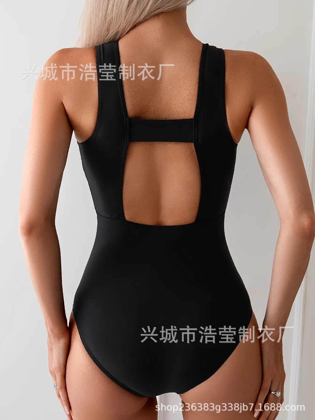 Solid color European and American one-piece women's zipper cut sleeve triangular sports swimsuit
