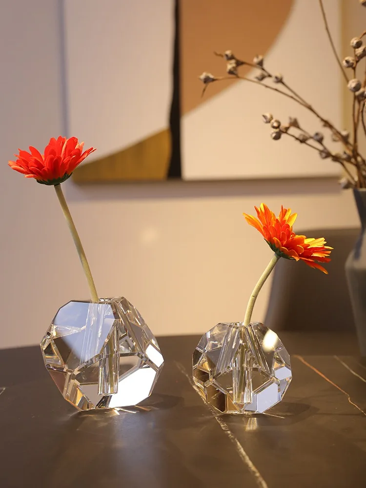 Diamond‑Shaped Crystal Glass Vase, Faceted Clear Mini Bud Vase, Single Flower Glass Container for Tabletop Home Wedding Decor