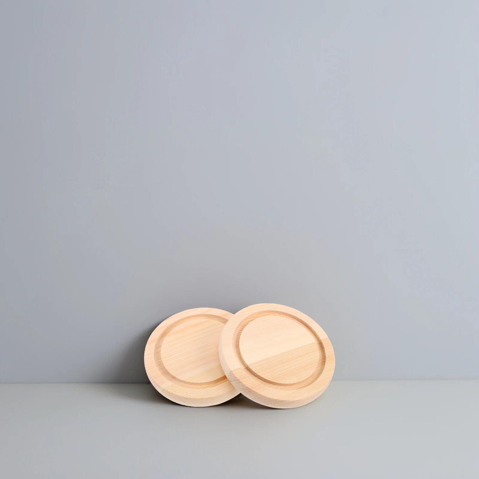

2Pcs Glass Cloche Base Wood Planter Saucer Dustproof Support Clear Jar Dome Holder Beige Bottom Tray Elegant Display Refined