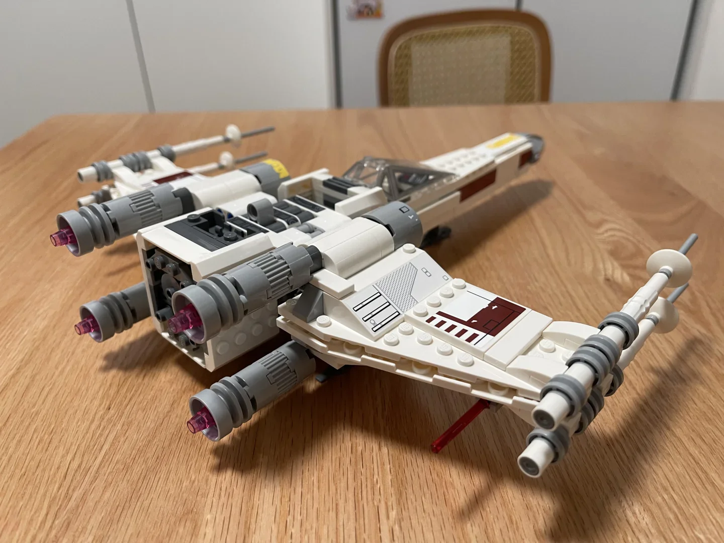 New MOC White X-Type Space Bat - Eve Party recension och pris