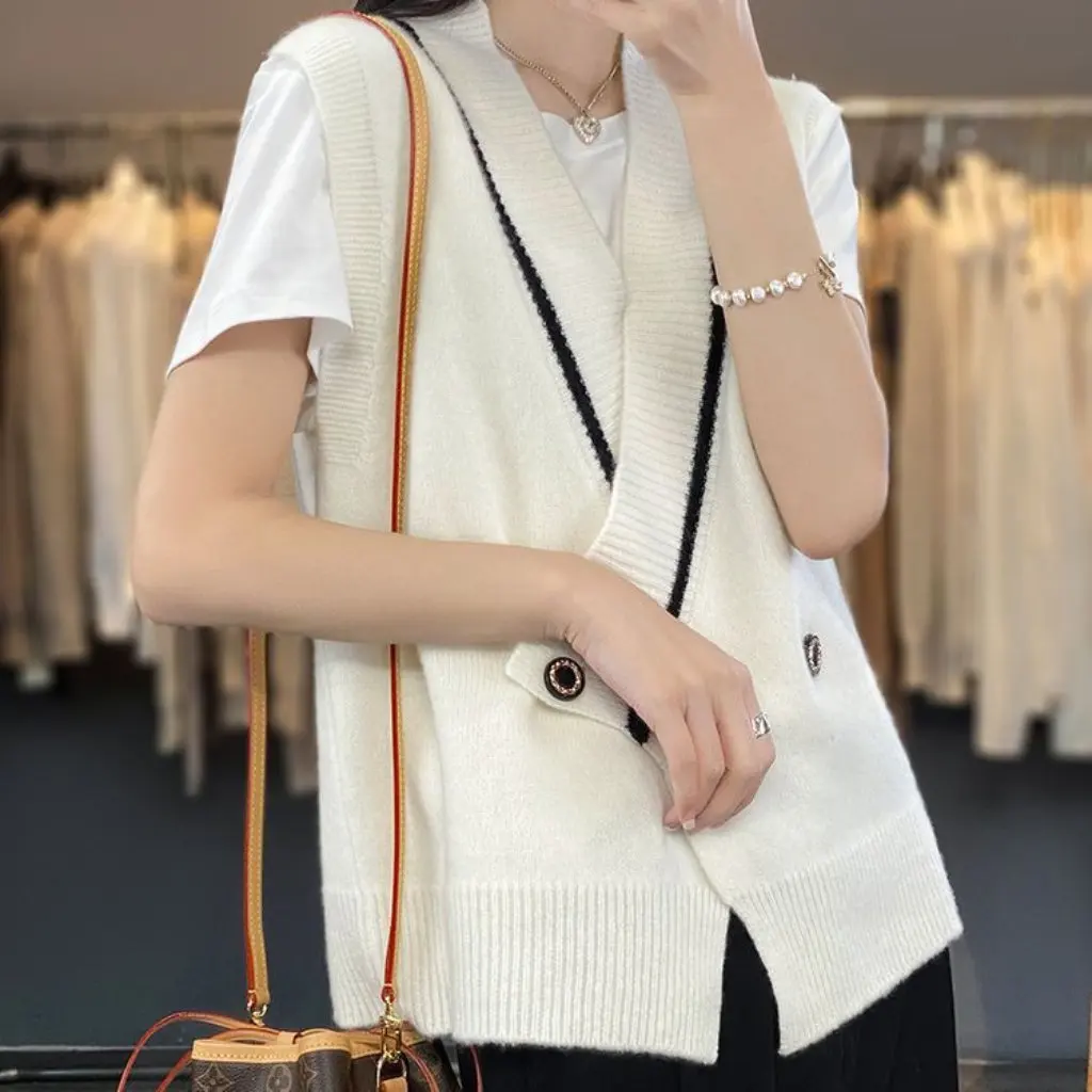 

Korean Style Women's Knitted Vest V-neck Sleeveless Large Size Color-matching Fashionable Top for Spring And Autumn